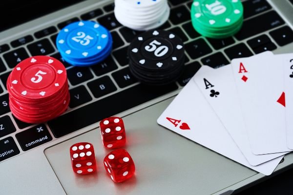 Macau Pools draw schedule and entry interface on free spins